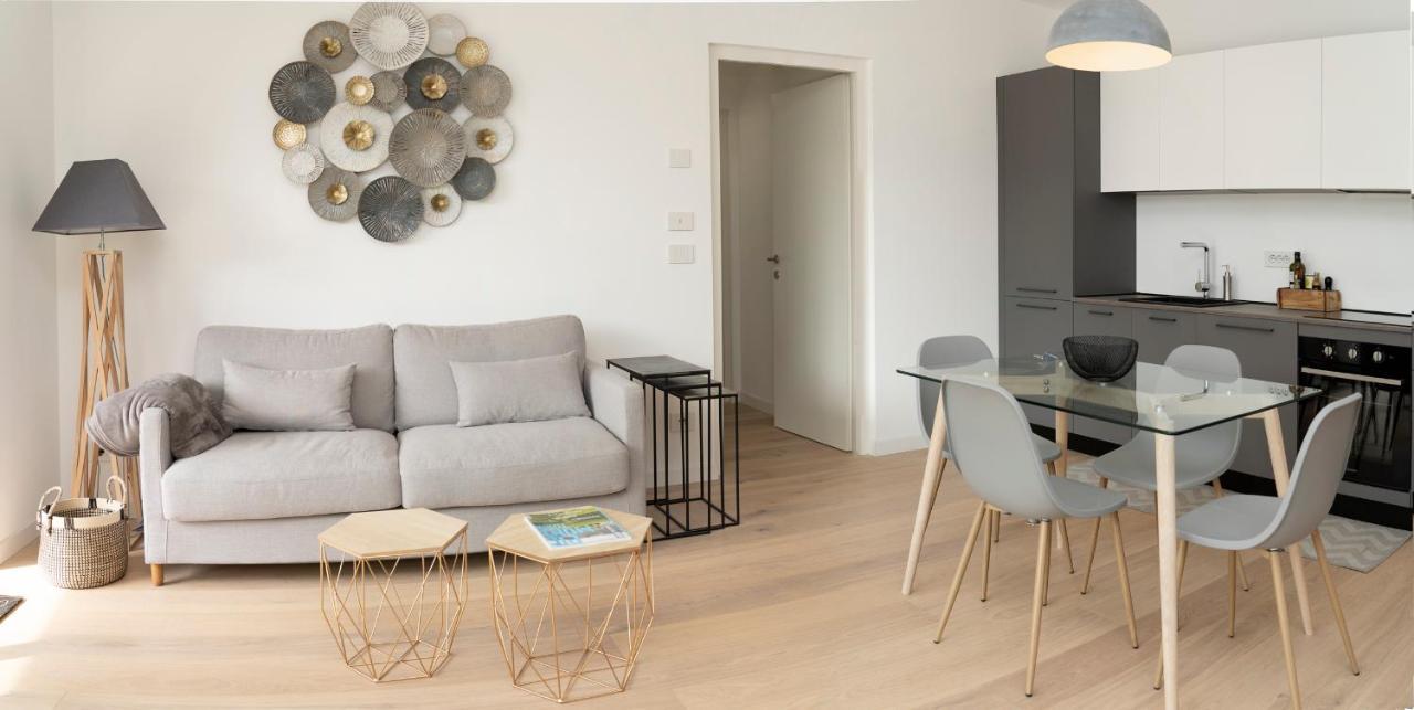 Serviced Apartments By Hotel De Charme Laveno Exterior photo