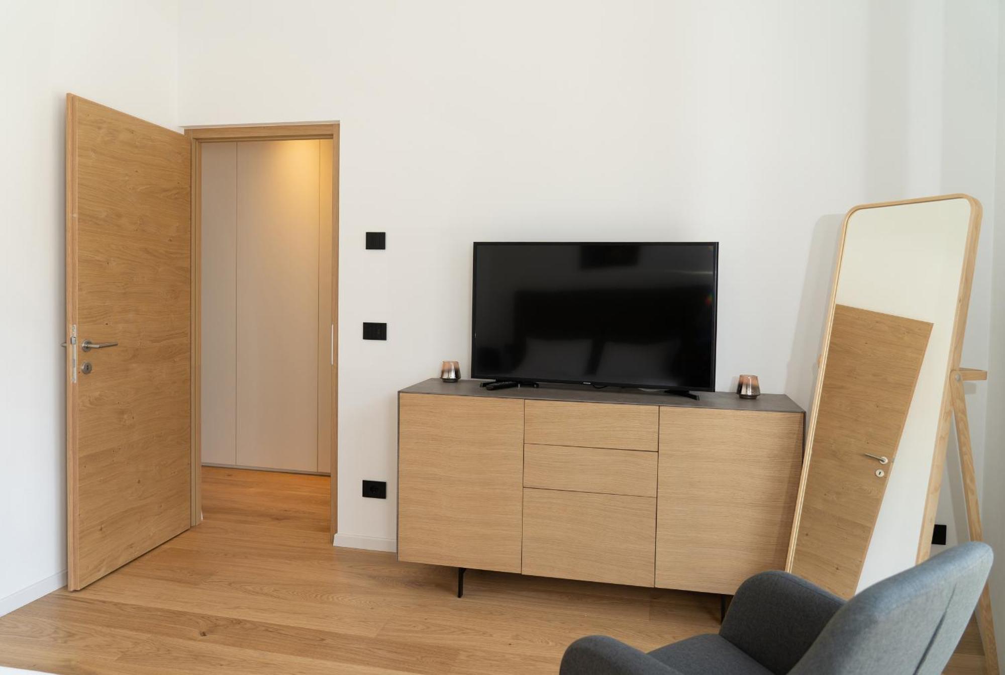 Serviced Apartments By Hotel De Charme Laveno Room photo